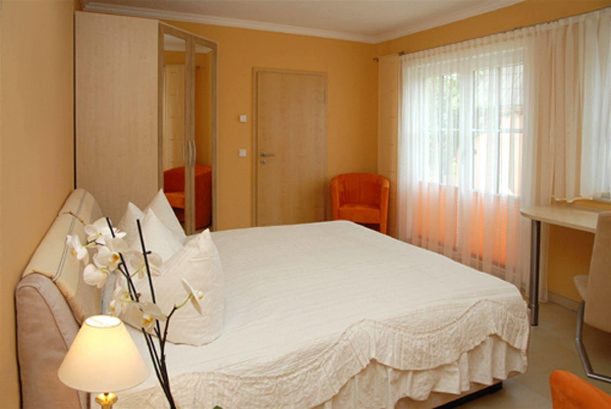 Hotel "Pension Marlis" Garni Reichenberg  Bagian luar foto